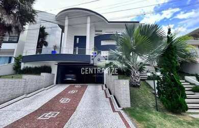 Imagem: A casa em condomínio possui 4 Dormitórios, 2 Banheiros, 4