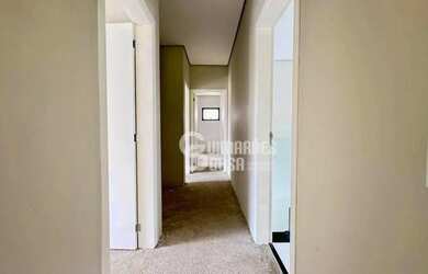 Imagem 9: Casa de Alto Padrão com 4 Suítes no Condomínio Portal do Paraíso II...