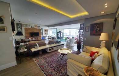 Imagem: O apartamento possui 4 Dormitórios, 5 Banheiros, 3 Vagas na