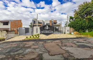 Imagem: A casa em condomínio possui 3 Dormitórios, 3 Banheiros, 2