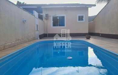 Imagem: A casa possui 2 Dormitórios, 2 Banheiros, 2 Vagas na garagem