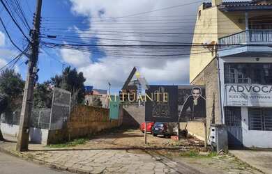Imagem: O terreno à venda possui e está localizado em Sagrada Família