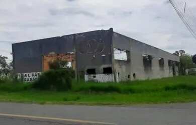 Imagem: O terreno possui 5960m² de Área e está localizado em Ouro