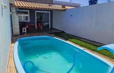 Imagem: A casa possui 2 Dormitórios, 1 Banheiro, 1 Vaga na garagem