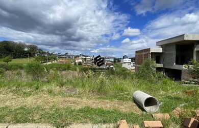 Imagem: O terreno possui 468m² de Área e está localizado em Dois