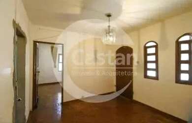 Imagem: A casa possui 2 Dormitórios, 2 Banheiros, 3 Vagas na garagem