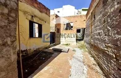 Imagem: O terreno possui 210m² de Área e está localizado em Parque