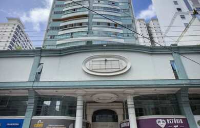 Imagem: O depósito possui 4 Vagas na garagem, 378m² de Área e está