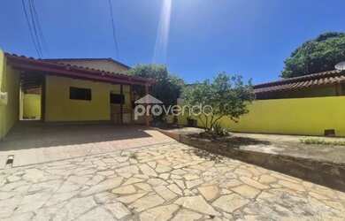 Imagem: A casa possui 2 Dormitórios, 2 Banheiros, 5 Vagas na garagem