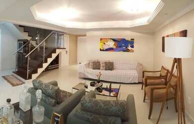 Imagem: A casa possui 3 Dormitórios, 4 Banheiros, 4 Vagas na garagem