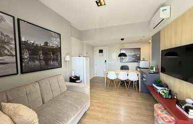 Imagem: O apartamento possui 1 Dormitório, 1 Banheiro, 1 Vaga na garagem