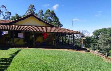 Imagem: A fazenda possui 100m² de Área e está localizado em Altos