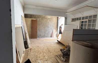 Imagem: A casa à venda possui 4 Dormitórios, 5 Banheiros, 3 Vagas