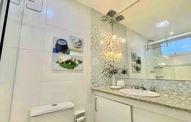 Imagem: O apartamento possui 3 Dormitórios, 1 Banheiro, 1 Vaga na garagem