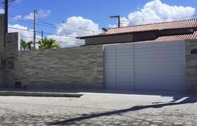 Imagem: A casa em condomínio possui 3 Dormitórios, 3 Banheiros, 2