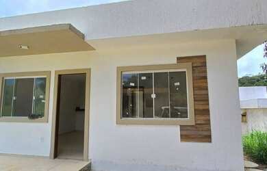 Imagem: A casa possui 2 Dormitórios, 1 Banheiro, 1 Vaga na garagem