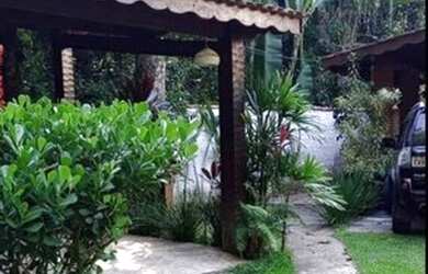 Imagem: A casa em condomínio possui 4 Dormitórios, 4 Banheiros, 5