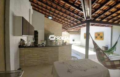 Imagem: A casa em condomínio possui 3 Dormitórios, 3 Banheiros, 2