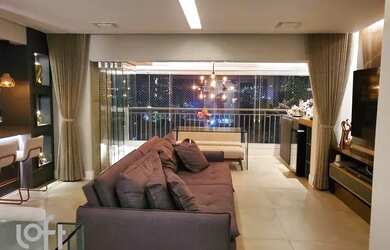 Imagem: O apartamento possui 4 Dormitórios, 5 Banheiros, 2 Vagas na