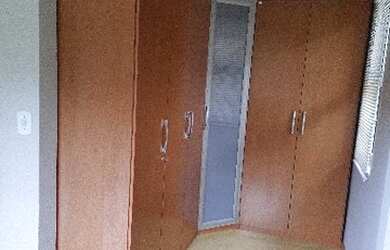 Imagem: O apartamento possui 3 Dormitórios, 1 Banheiro, 1 Vaga na garagem