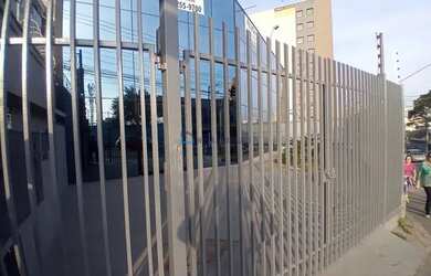 Imagem: O depósito possui 5 Vagas na garagem, 1.100m² de Área e