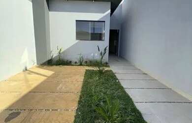 Imagem: A casa possui 2 Dormitórios, 2 Banheiros e 1 Vaga na garagem