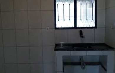 Imagem: A casa possui 1 Dormitório, 1 Banheiro e está localizado