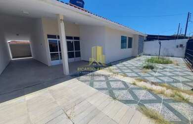 Imagem: A casa possui 3 Dormitórios, 4 Banheiros, 4 Vagas na garagem