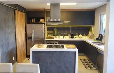 Imagem: A casa à venda possui 3 Dormitórios, 5 Banheiros, 4 Vagas