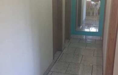 Imagem: A casa em condomínio possui 3 Dormitórios, 1 Banheiro e 600m²