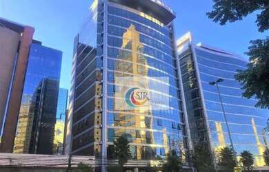 Imagem: O depósito possui 5 Vagas na garagem, 535m² de Área e está