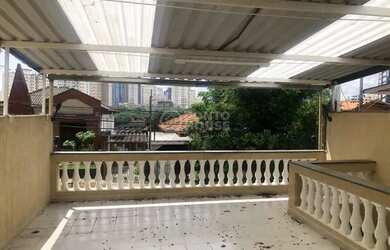 Imagem: A casa possui 3 Dormitórios, 3 Banheiros, 2 Vagas na garagem