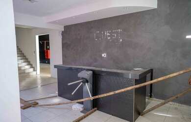 Imagem: O depósito possui 5 Vagas na garagem, 1.200m² de Área e