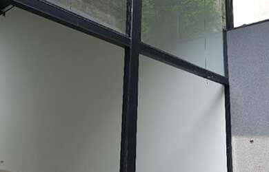 Imagem: O depósito possui 3 Vagas na garagem, 163m² de Área e está