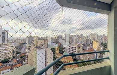 Imagem: O apartamento possui 1 Dormitório, 1 Banheiro, 1 Vaga na garagem