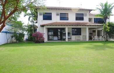 Imagem: A casa em condomínio possui 5 Dormitórios, 1 Banheiro, 4 Vagas