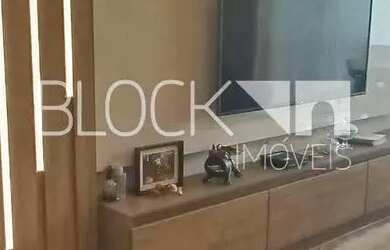 Imagem: O apartamento na cobertura possui 4 Dormitórios, 2 Banheiros