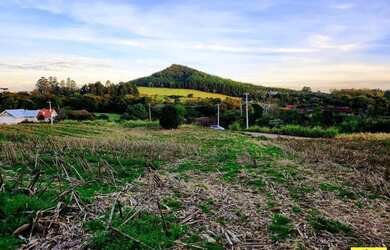 Imagem: O terreno possui 1.934m² de Área e está localizado em Nova