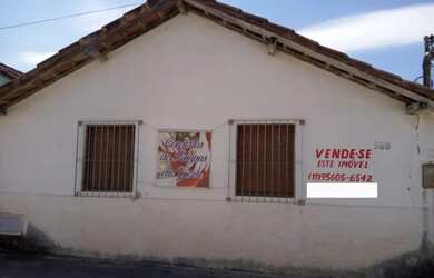 Imagem: A casa possui 3 Dormitórios, 1 Banheiro, 960m² de Área e