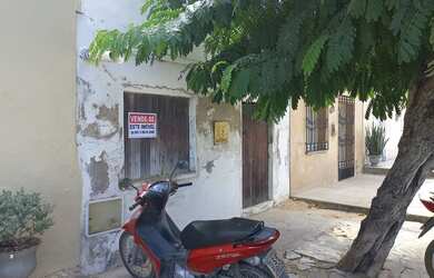 Imagem: A casa possui 2 Dormitórios, 1 Banheiro, 76m² de Área e