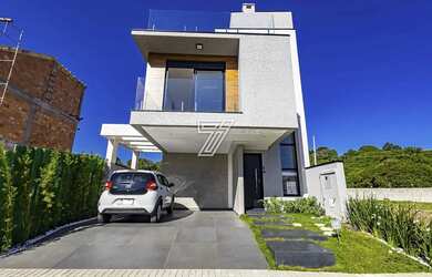 Imagem: A casa em condomínio possui 3 Dormitórios, 5 Banheiros, 222m²