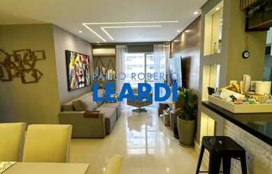 Imagem: O apartamento possui 3 Dormitórios, 1 Banheiro, 2 Vagas na