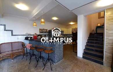 Imagem: A casa possui 5 Dormitórios, 5 Banheiros, 2 Vagas na garagem