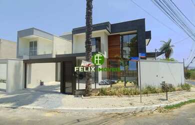 Imagem: A casa possui 3 Dormitórios, 1 Banheiro, 3 Vagas na garagem