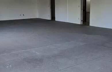 Imagem: O depósito possui 5 Vagas na garagem, 250m² de Área e está