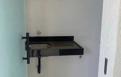 Imagem: A casa possui 3 Dormitórios, 3 Banheiros, 2 Vagas na garagem