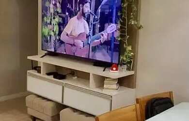 Imagem: O apartamento possui 2 Dormitórios, 1 Banheiro, 1 Vaga na garagem