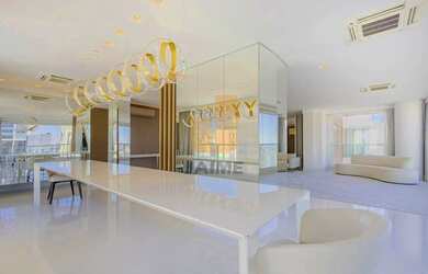 Imagem 8: Apartamento com 260 m2, 3 suítes e quatro vagas, excelente localização...