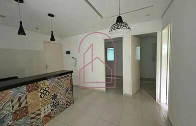 Imagem: O apartamento possui 2 Dormitórios, 1 Banheiro, 1 Vaga na garagem