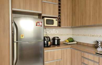 Imagem: A casa possui 3 Dormitórios, 3 Banheiros, 2 Vagas na garagem